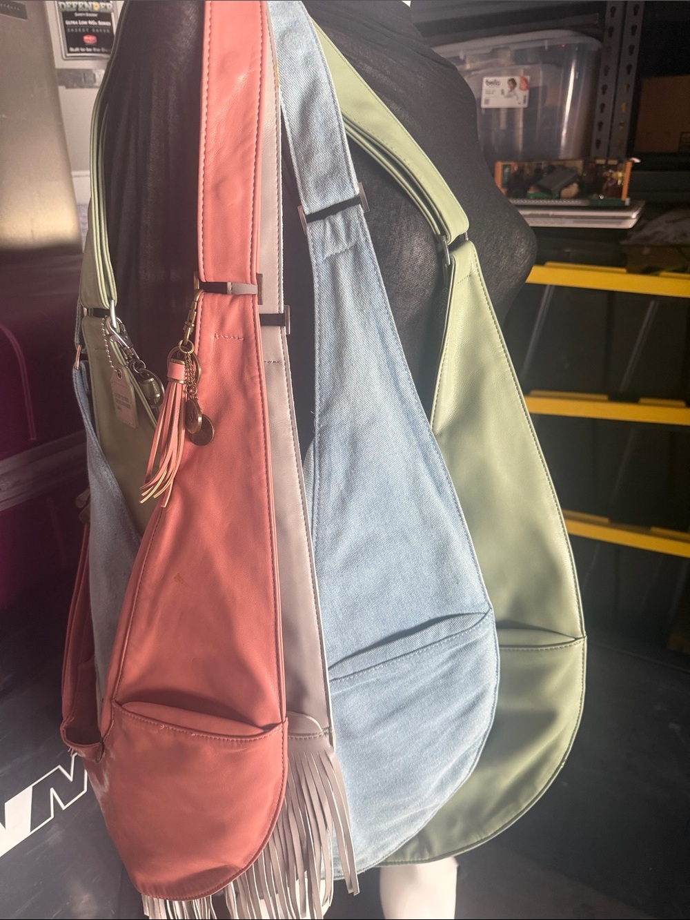 Sash bag faux leather with accessory
Yellow Rose
Light green
Grey fringe - Picture 2 of 2